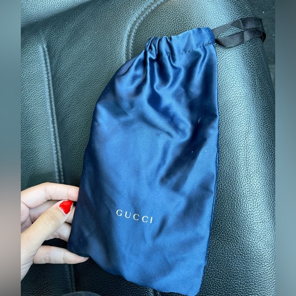 Black square Gucci sunglasses - Picture 4 of 4